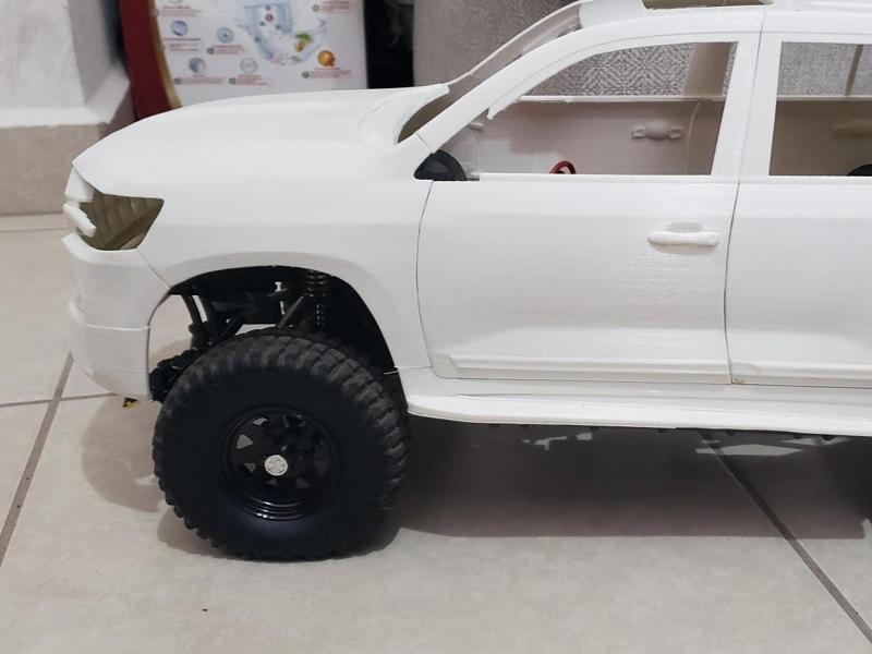 Toyota Land Cruiser LC200 printed car shell 324 wheelbase compatible with TRX4