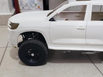 Toyota Land Cruiser LC200 printed car shell 324 wheelbase compatible with TRX4