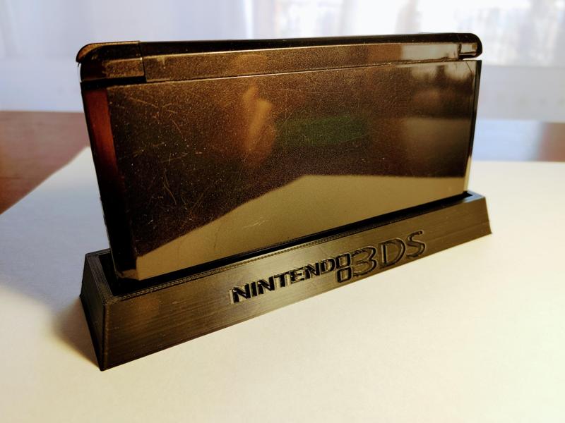 OG Nintendo 3DS stand with logo