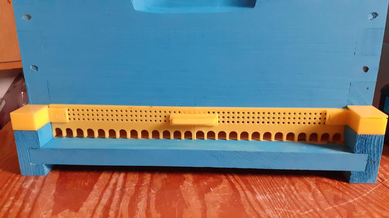 Reducer entrance hive warre door anti hornets