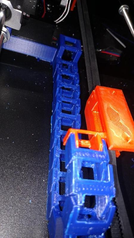 AxMod's Migbot Y Belt Clamp with chain end