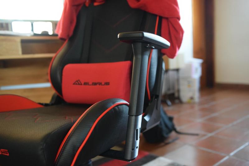 Sharkoon Elbrus 2 Gaming Chair - Armrest extension