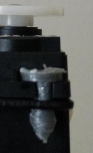 Servo rivet