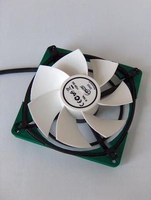 iMac G4 bracket for Artic 9 Pro fan