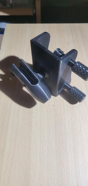 Air Brush Holder With Clamp