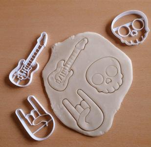 x3 Rock cookie cutters for dough and play - Guitar Fingers Skull
