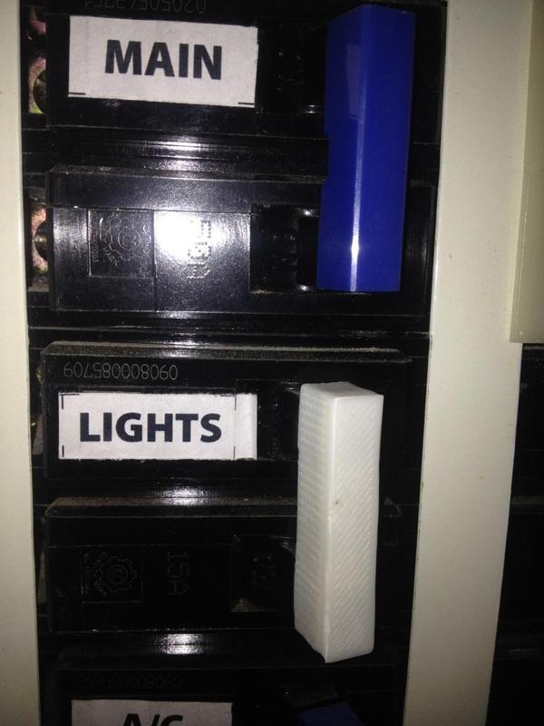 Circuit Breaker Tandem Clip