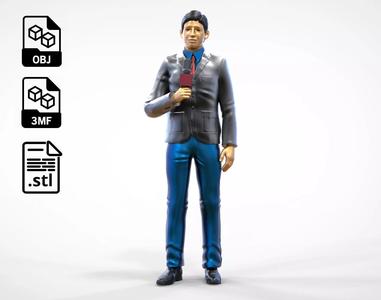 N1 Reporter with Uniform is Reporting