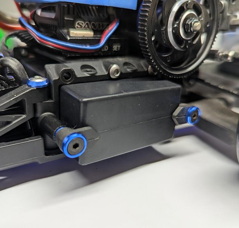 Reve D RDX battery holder/stoppers