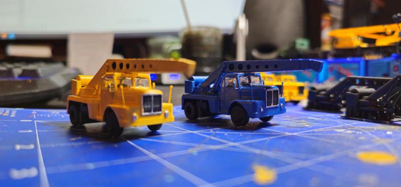 Truck-mounted slewing crane ADK63-2 Scale 1:120 TT