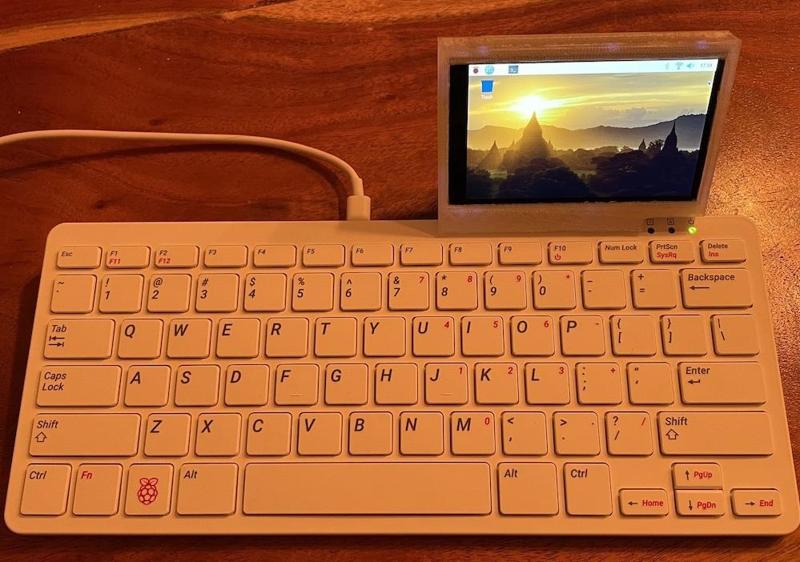 Raspberry Pi 400 - HyperPixel 4.0 mount