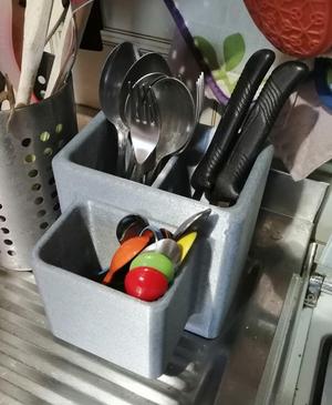 Cutlery drainer