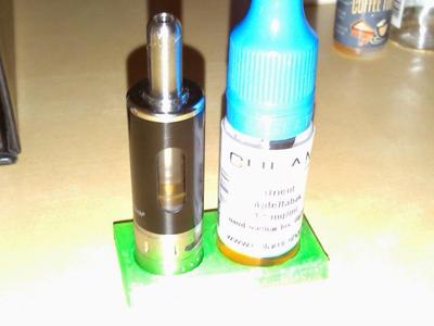 EMOW + 10ml Liquid Stand