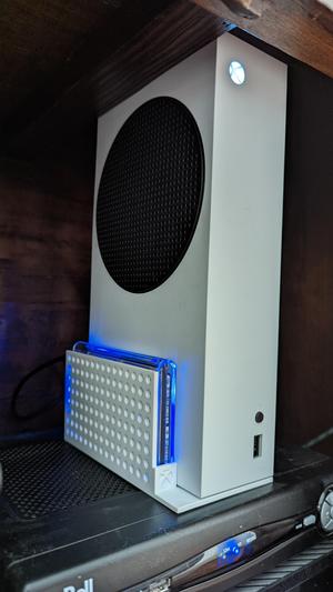 Xbox Series S External 2.5" HDD Vertical Mount