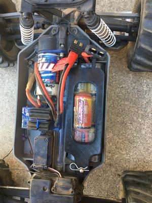 Stampede battery holder for Traxxas