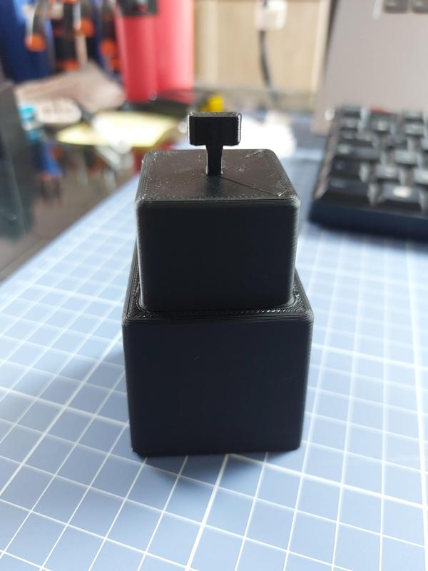 Resin central shelf leg