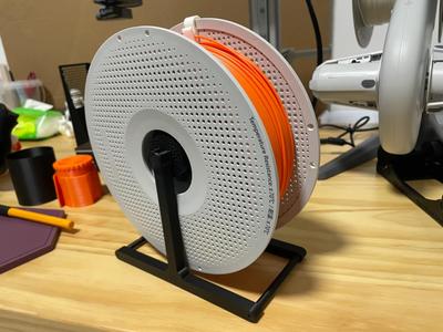 Simple spool holder with a built-in drying box. It can be printed in one go on the A1 mini.
