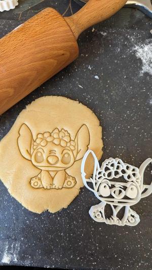 Stitch cute flowers cookie cutter