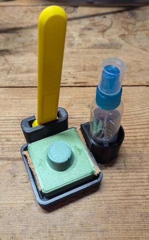 Build plate cleaner