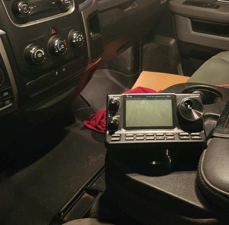 Icom IC-7100 Cup Holder Mount