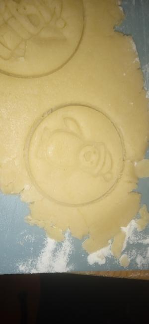 Penguin cookie cutter