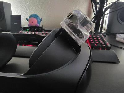 Quest Pro Tracker Mount