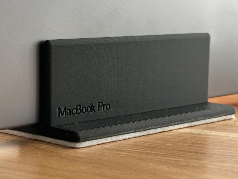 MacBook Pro Desk-Stand