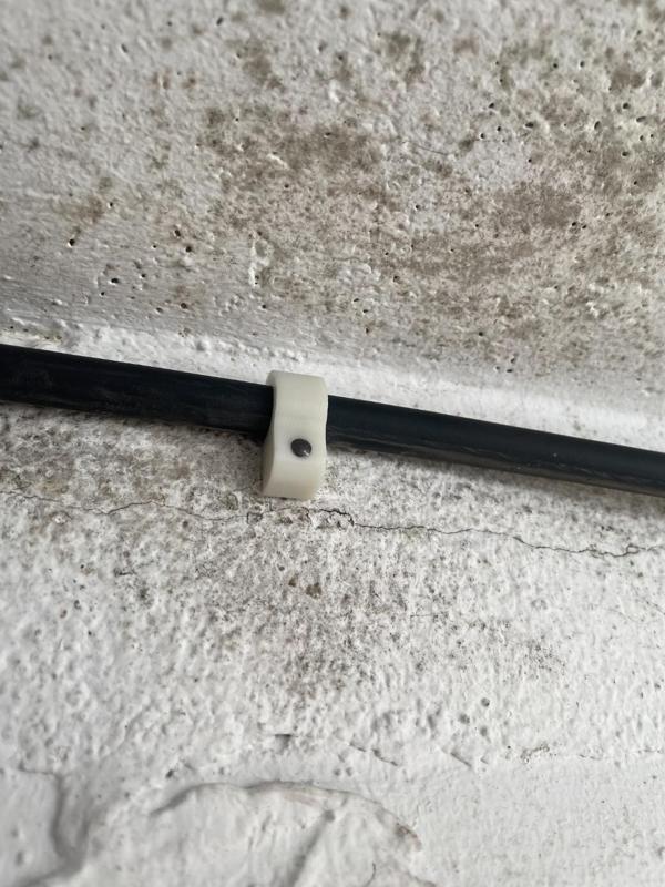 Nail clamp for different cable and nail diameters D3-D15mm  (Kabelschelle/Nagelschelle)