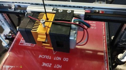Extruder MK8 suport