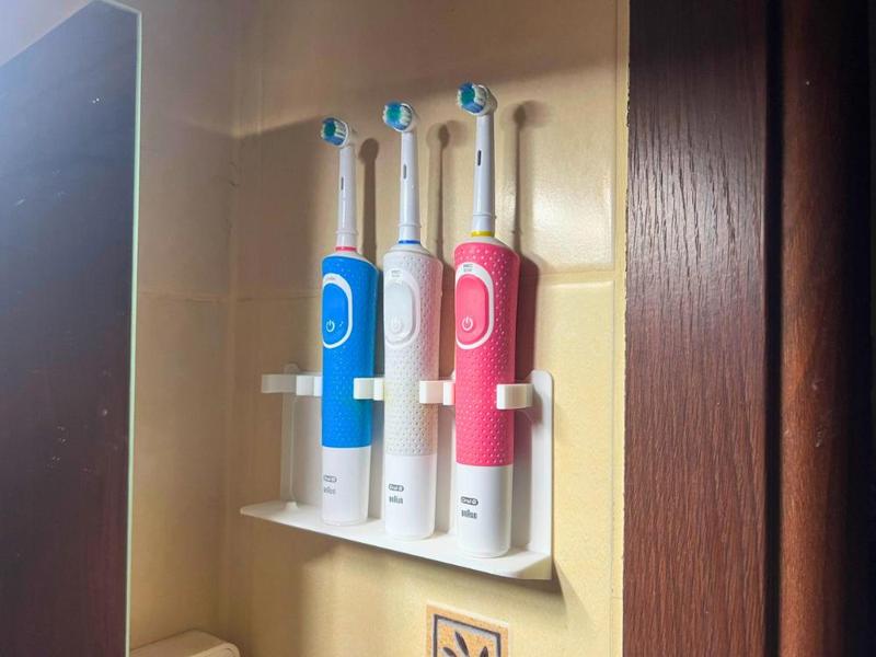 Oral-B Family Brush Holder Wall Mount