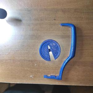 handle for aluminum cans