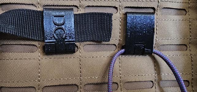 Molle parallel lockable clip 
