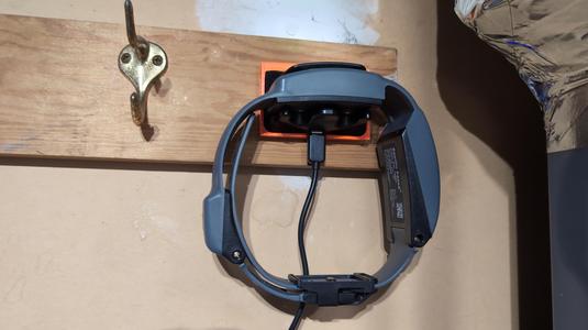 Spoton Fence charger wall mount
