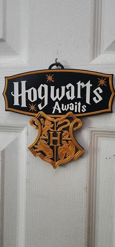 Hogwarts Awaits Sign