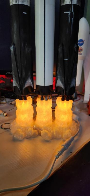 Falcon Heavy Smoke Stand