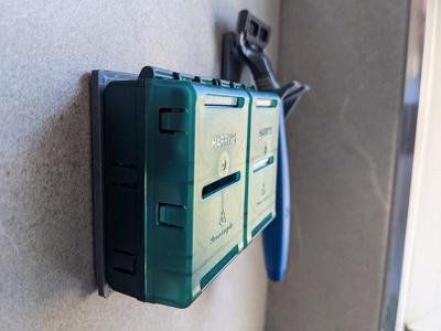 Harrys blade refill cartridge holder