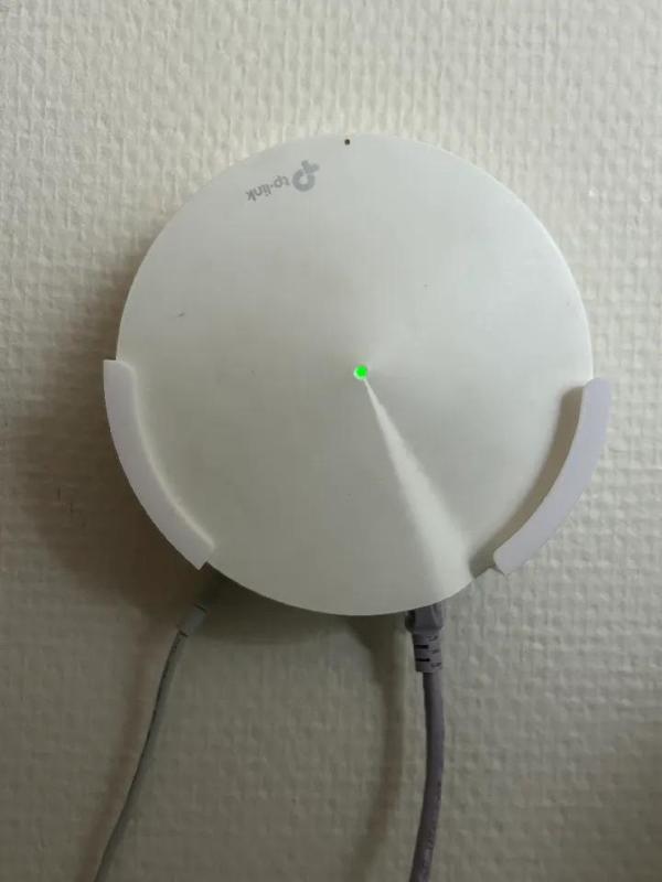 TP-Link Deco M9 wall mount   