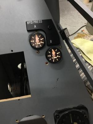 F-16 HYD PRESS Instrument Cluster