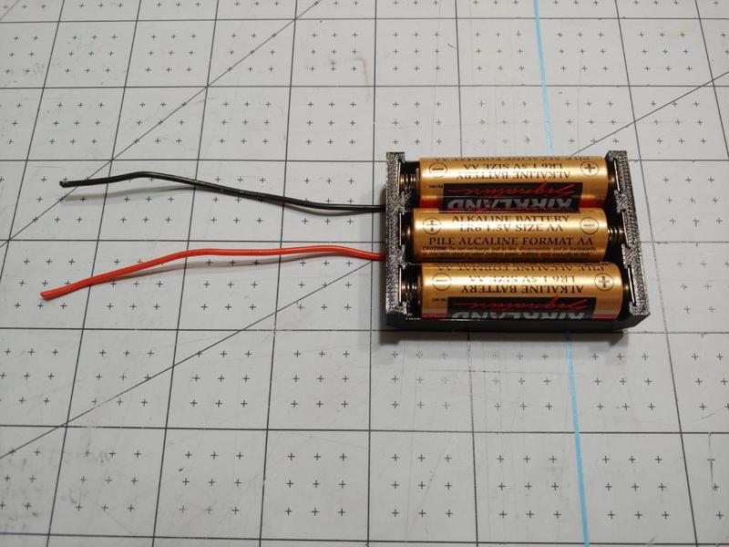 AA Battery Holder -- 3 in Series, Abreast