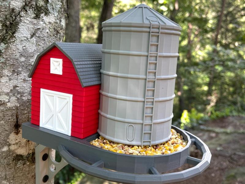 Barn and Silo Bird Feeder