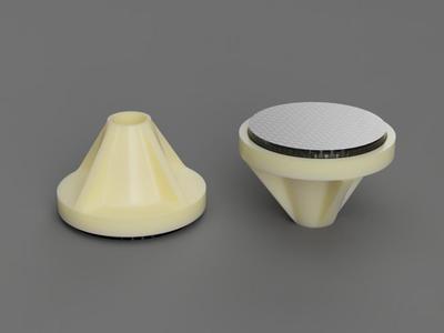Improved feet for Clothesline holder for RV