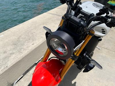 Yamaha XSR900 Headlight Bezel Eyelids Extension