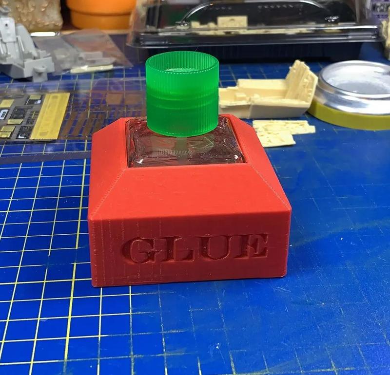 Glue holder   