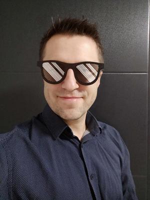 Foldable sunglasses with glare