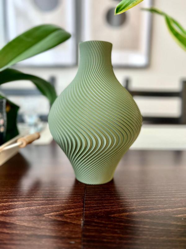 Modern Wavy Vase
