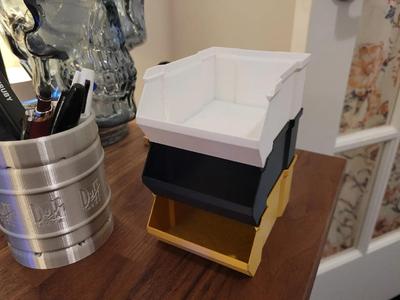Simple stackable box without dividers with back support   
