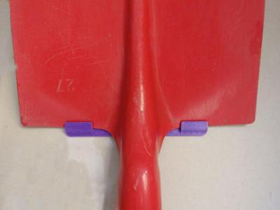 Shovel rack / Rack de pelle