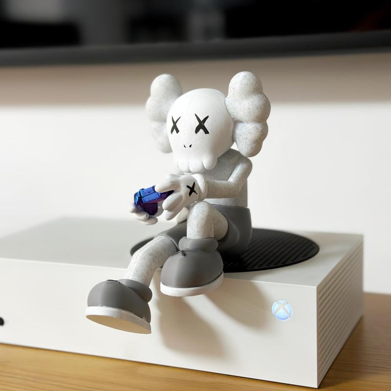 Kaws - Gamer Sit