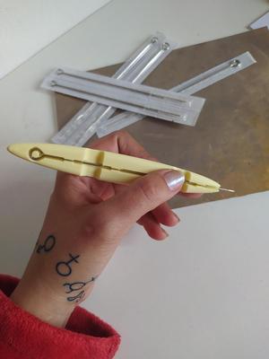 HANDPOKE TATTOO GRIP