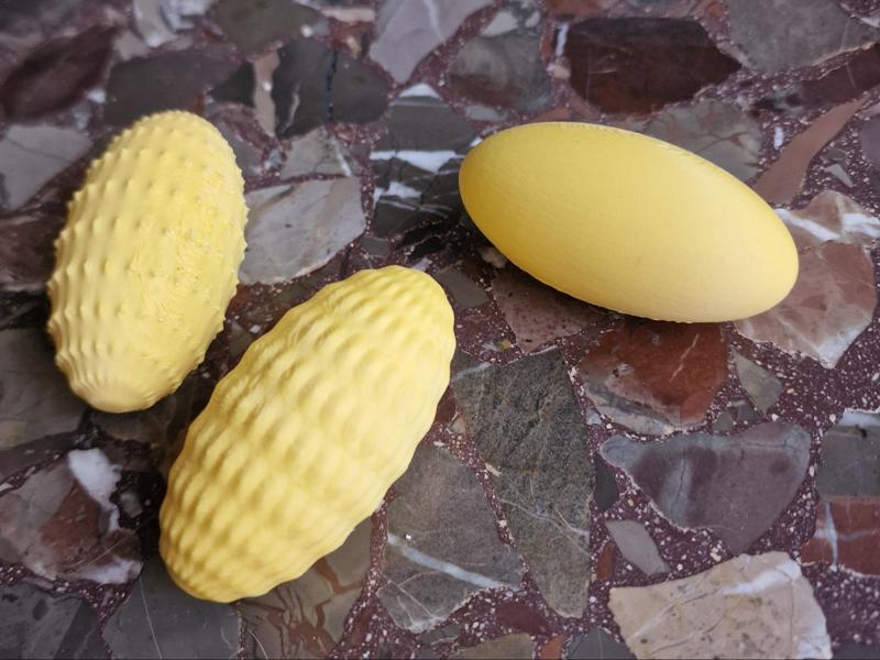 Rugby wobbly ball for cats